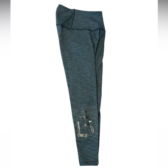 BEYOND YOGA GRAY BLACK STRIPED LEGGINGS, SIZE S - Picture 6 of 9